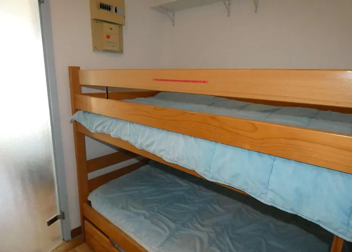 Avec Piscine, Parking Et Climatisation En Bord De - Fr-1-328-165 *